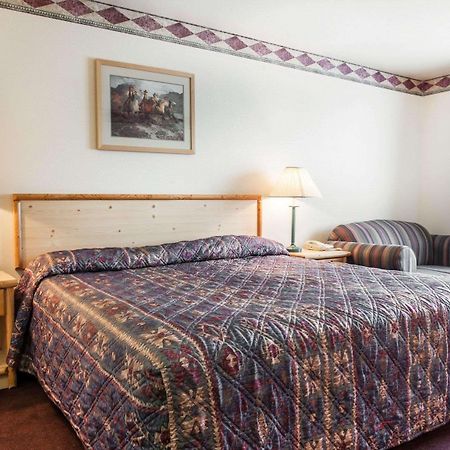Rodeway Inn & Suites Spokane Valley Bagian luar foto