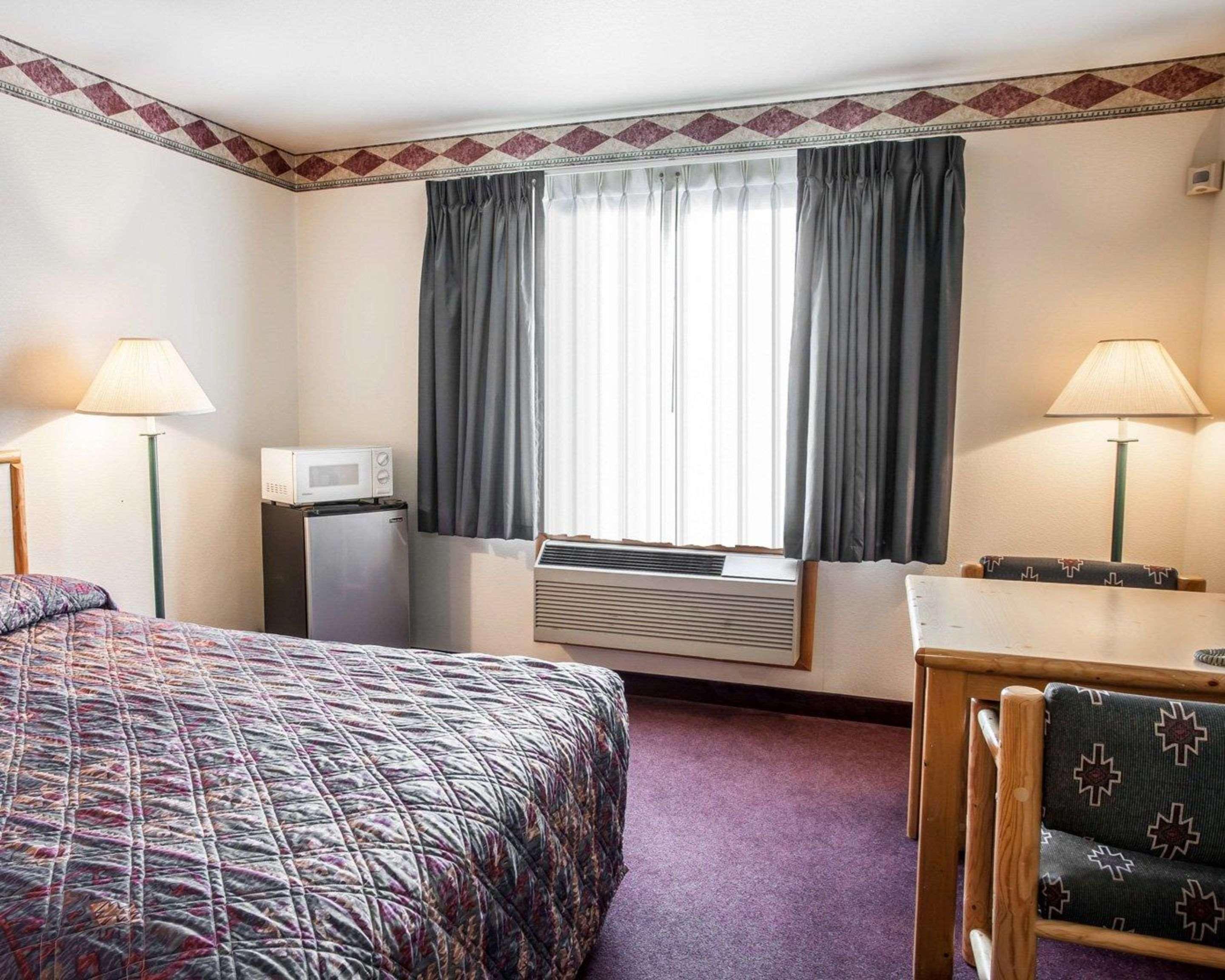 Rodeway Inn & Suites Spokane Valley Bagian luar foto