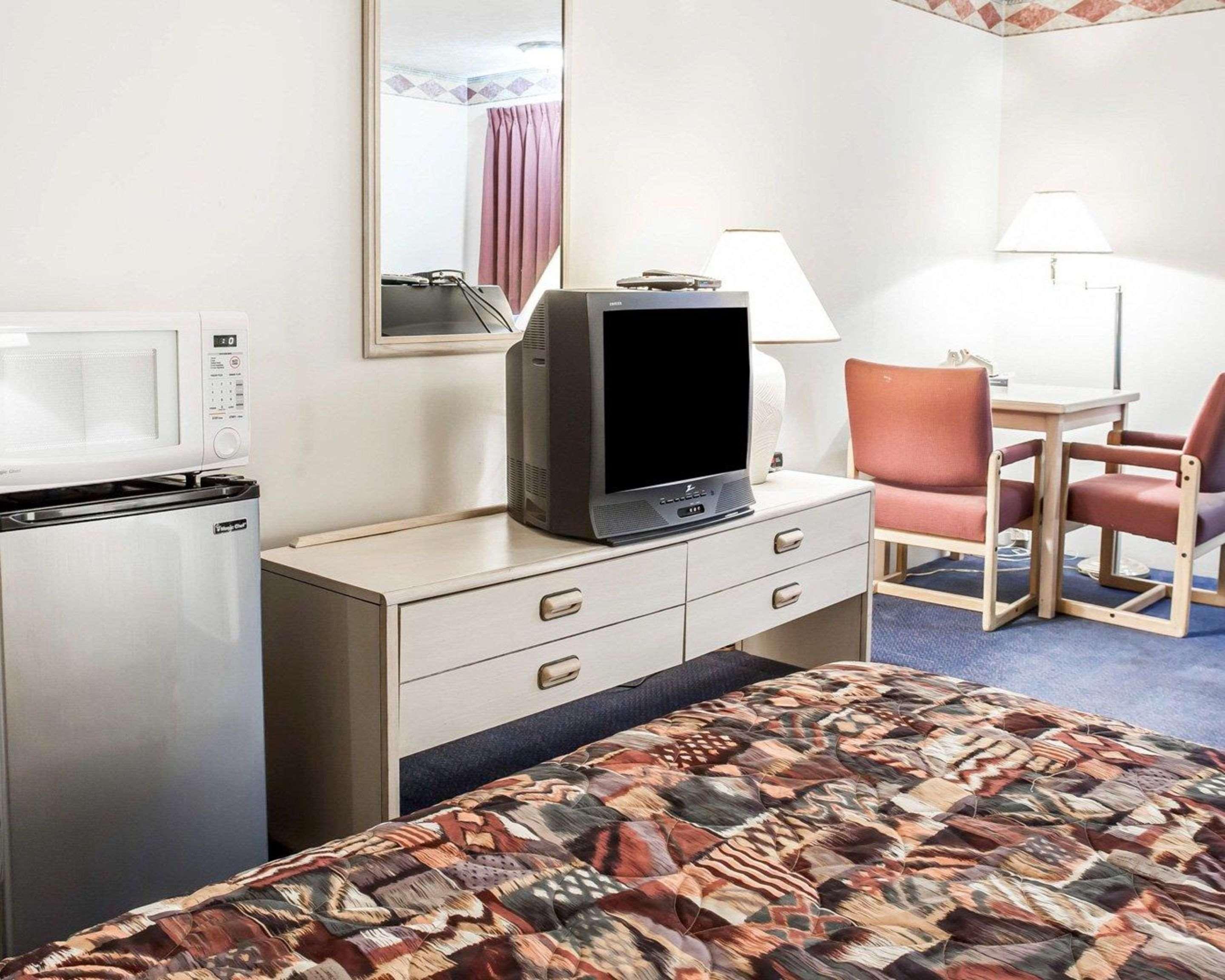 Rodeway Inn & Suites Spokane Valley Bagian luar foto