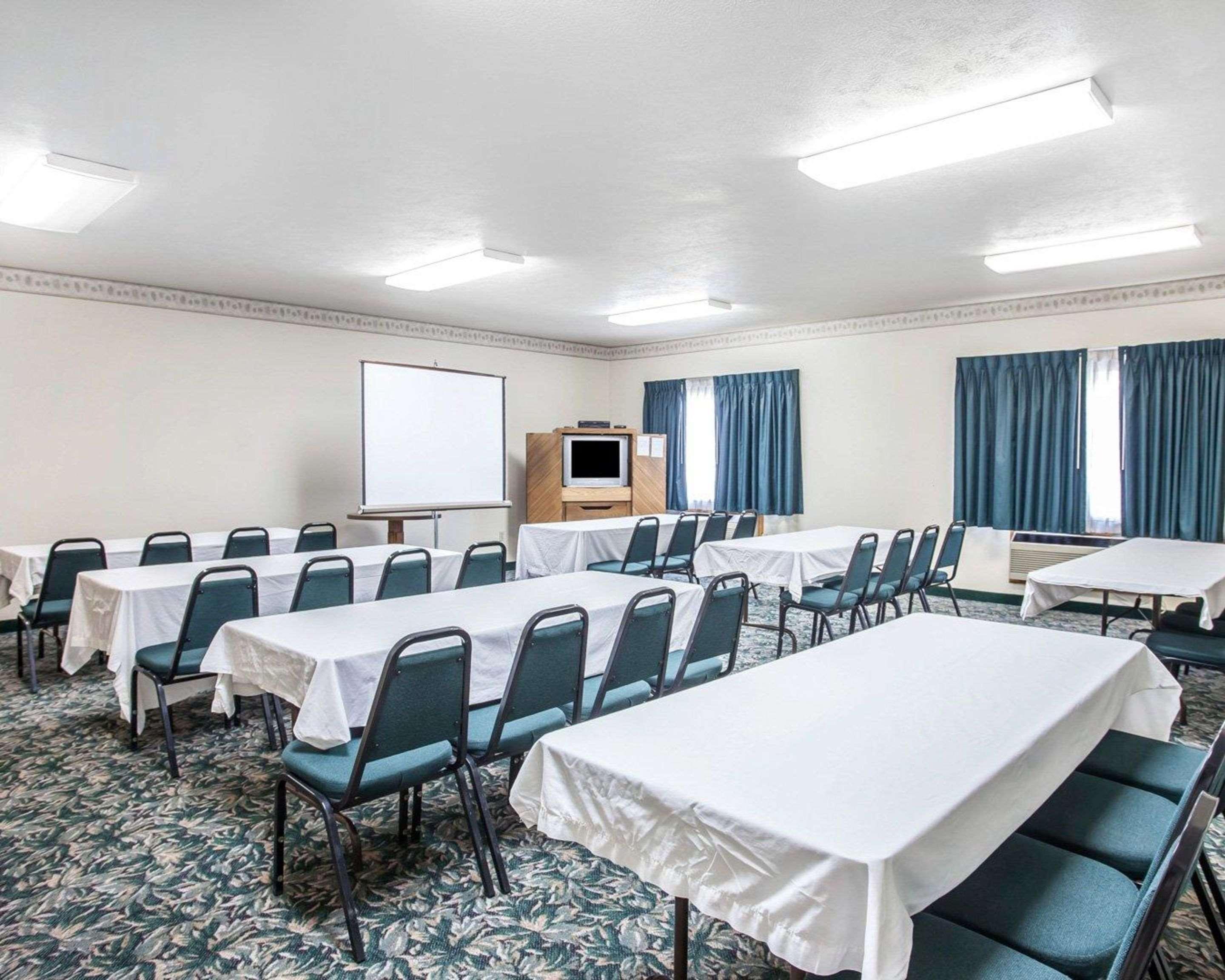 Rodeway Inn & Suites Spokane Valley Bagian luar foto