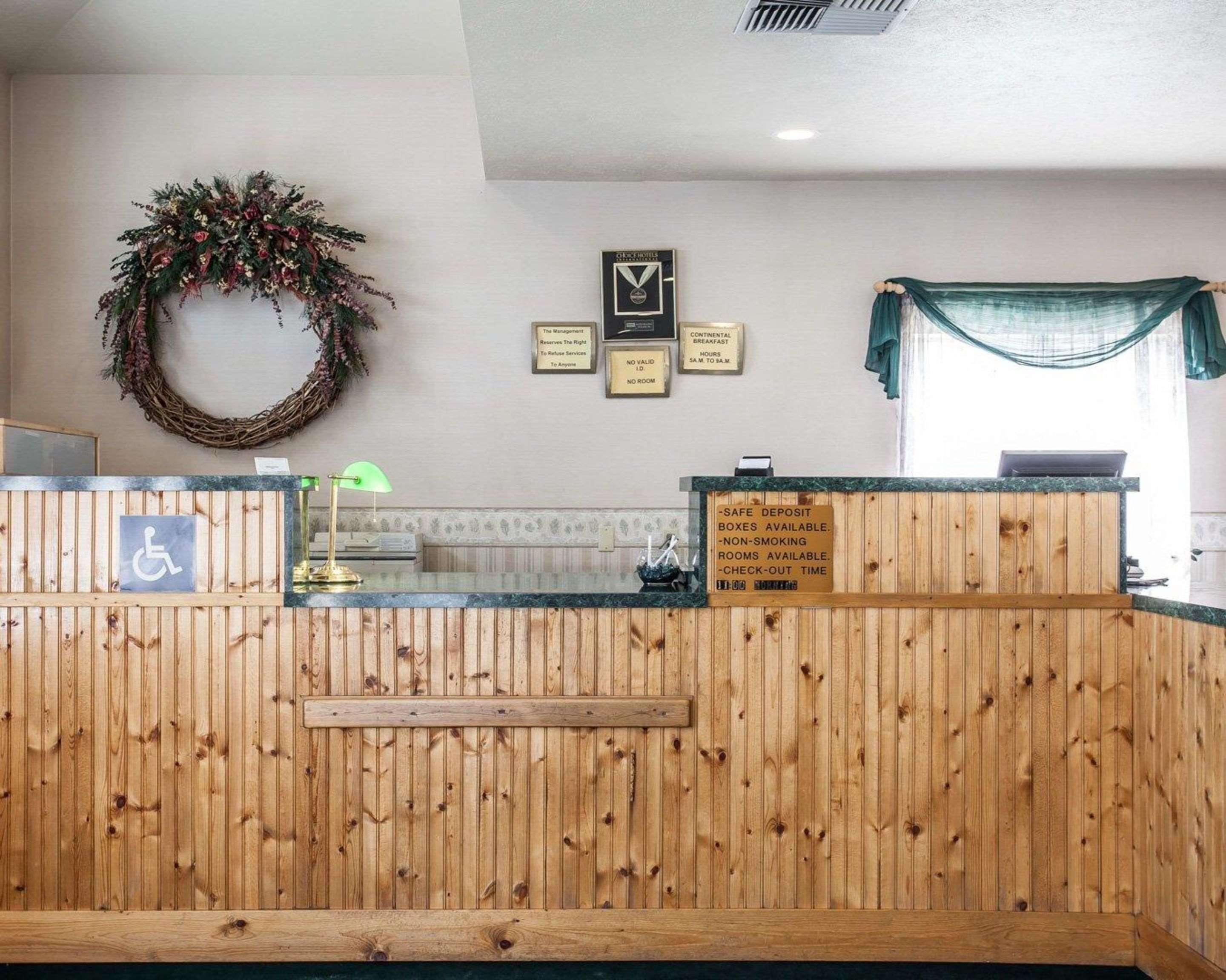 Rodeway Inn & Suites Spokane Valley Bagian luar foto