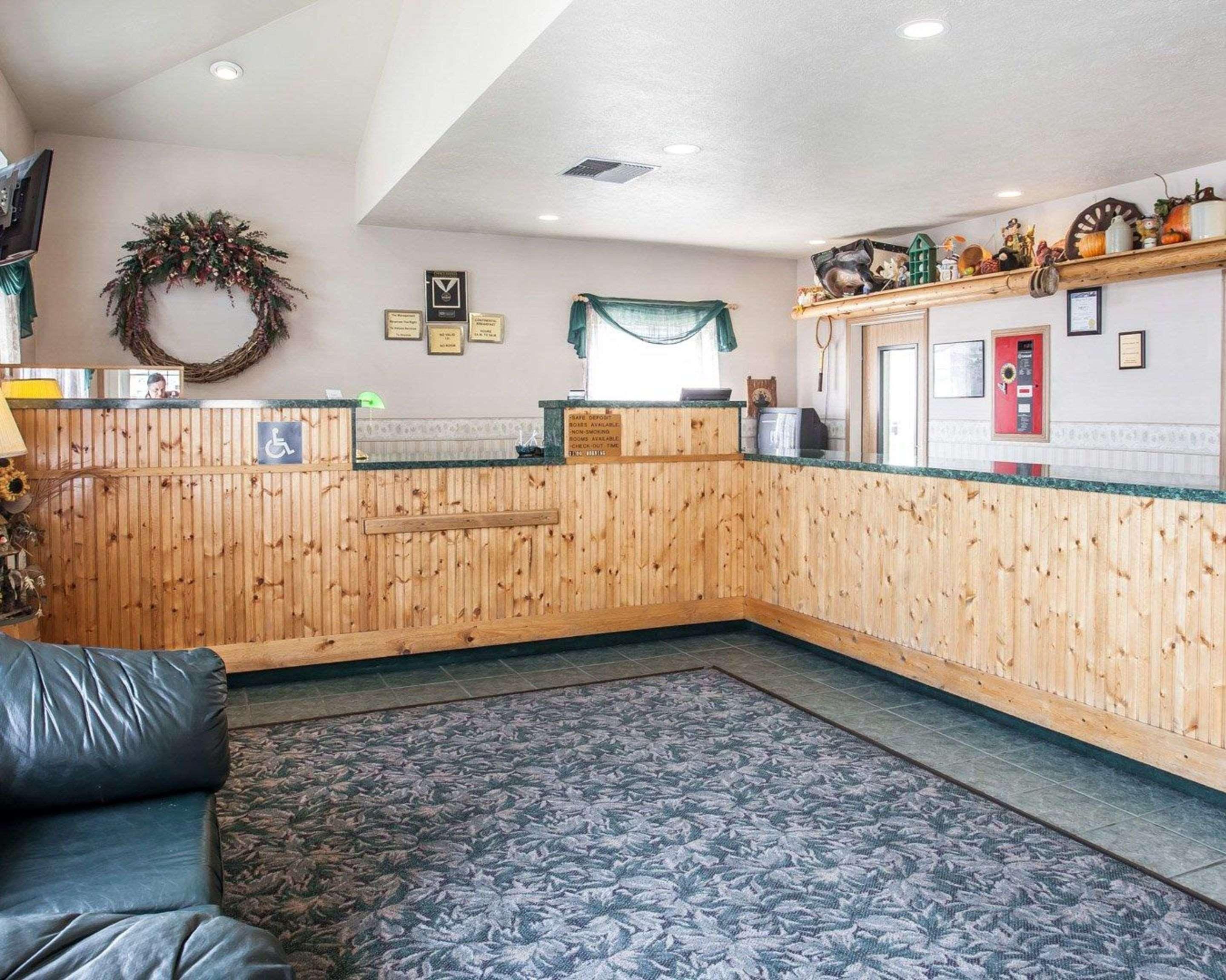 Rodeway Inn & Suites Spokane Valley Bagian luar foto