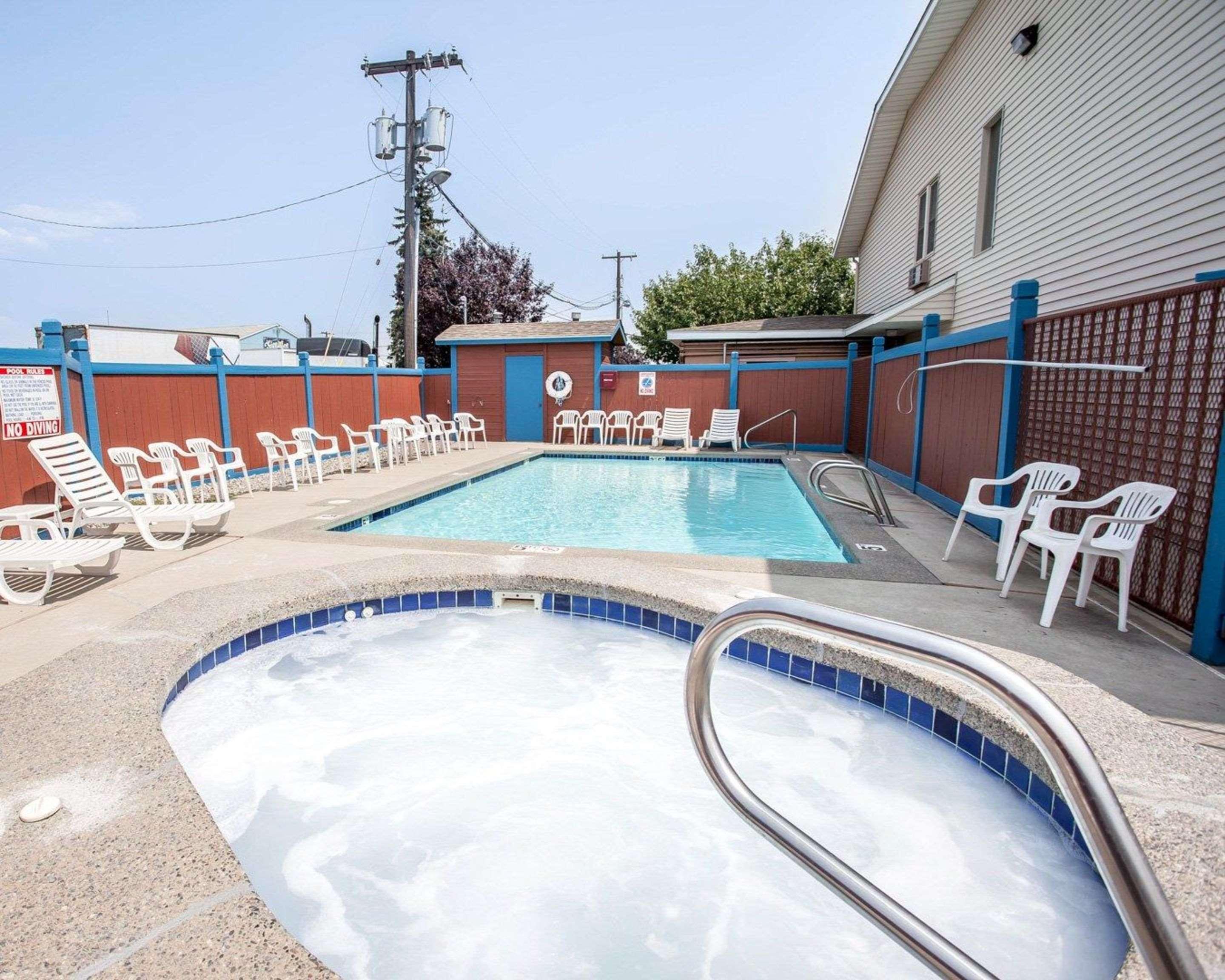 Rodeway Inn & Suites Spokane Valley Bagian luar foto