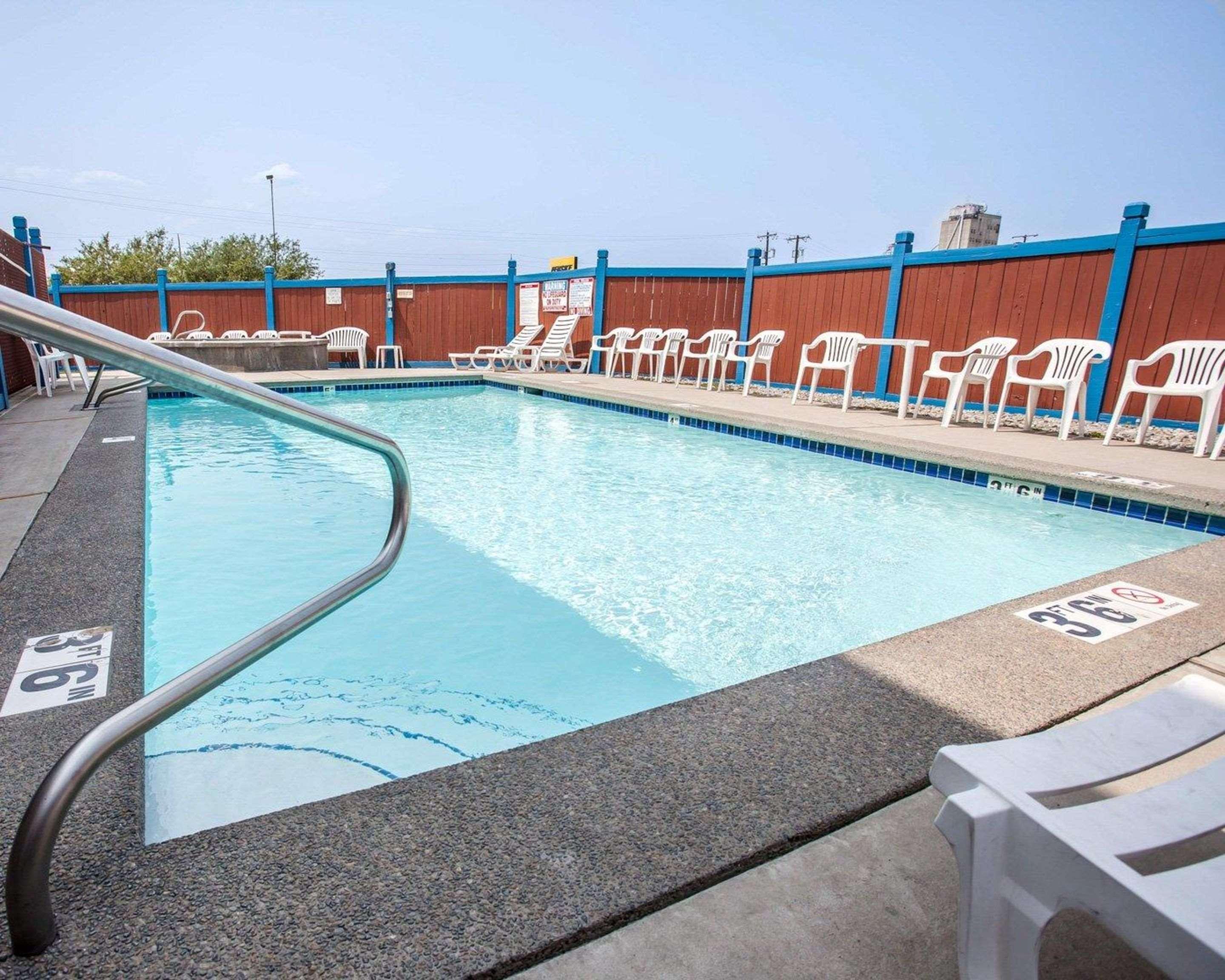 Rodeway Inn & Suites Spokane Valley Bagian luar foto