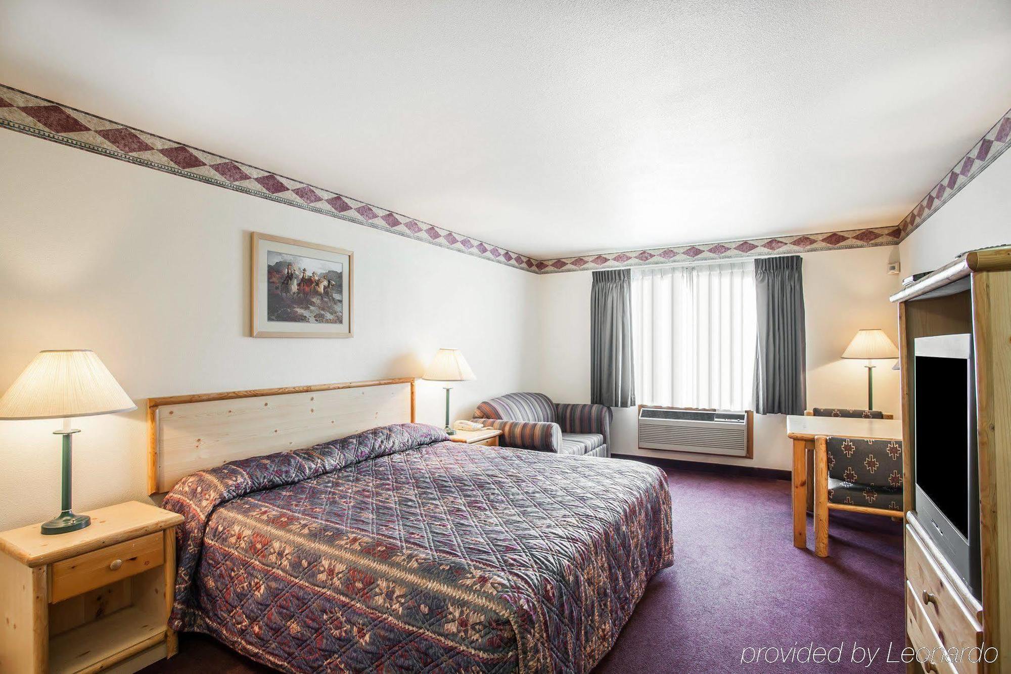 Rodeway Inn & Suites Spokane Valley Bagian luar foto