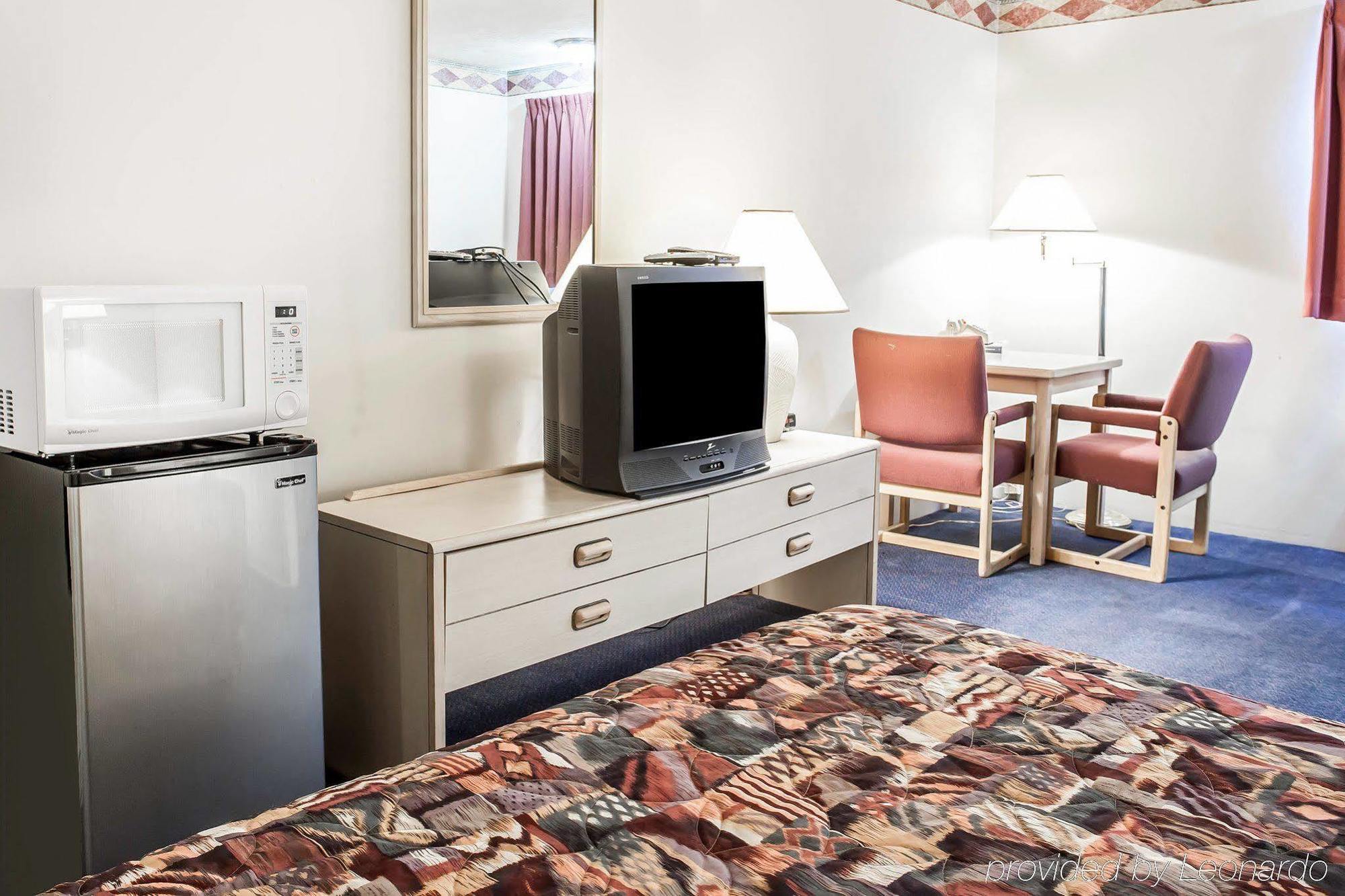 Rodeway Inn & Suites Spokane Valley Bagian luar foto